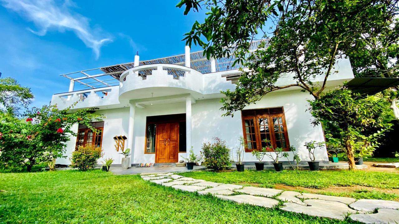 Hotel Madiha Surf House Lanka Matara Exterior foto