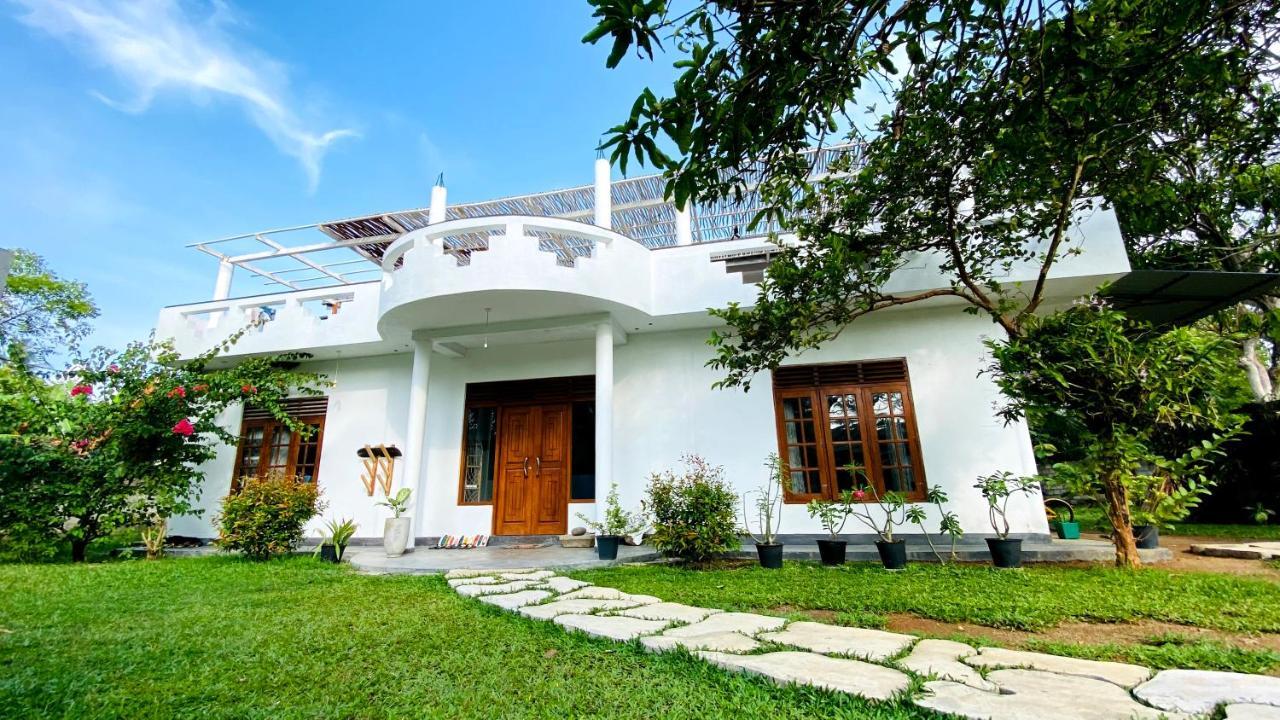 Hotel Madiha Surf House Lanka Matara Exterior foto