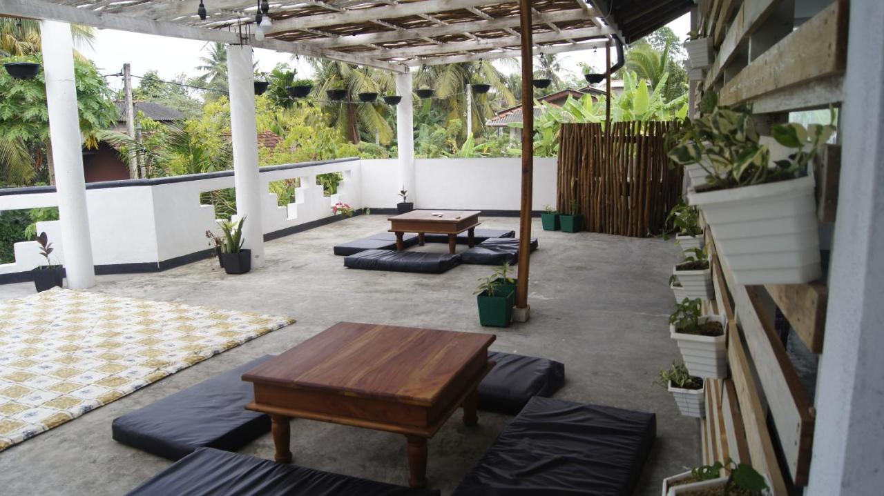 Hotel Madiha Surf House Lanka Matara Exterior foto